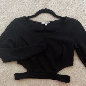 LONG SLEEVE, BACKLESS CROP TOP